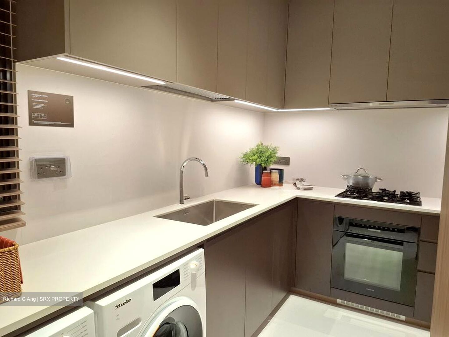 Jalan Jurong Kechil (D21), Condominium #500627621